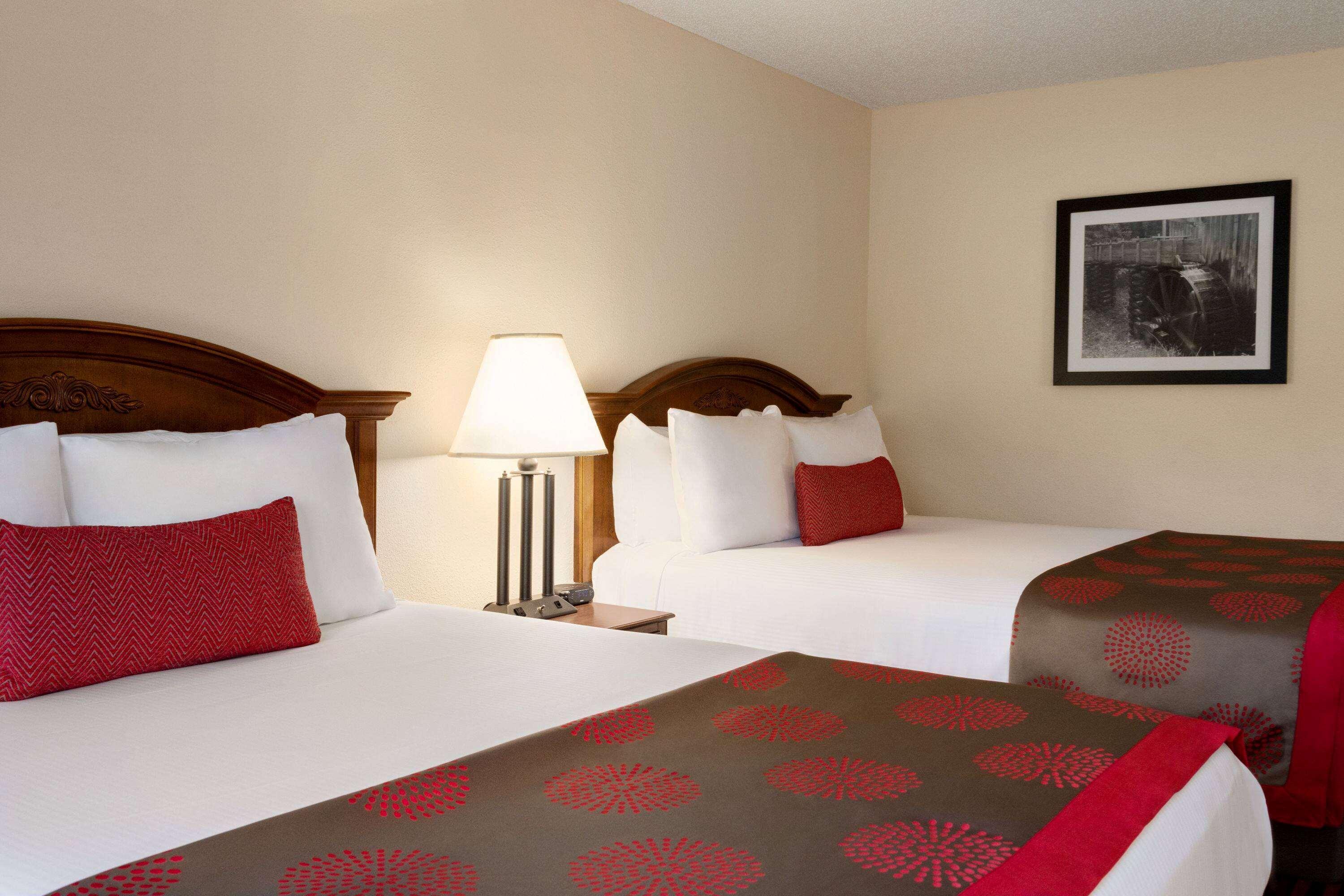 Ramada By Wyndham Pigeon Forge North Exterior foto