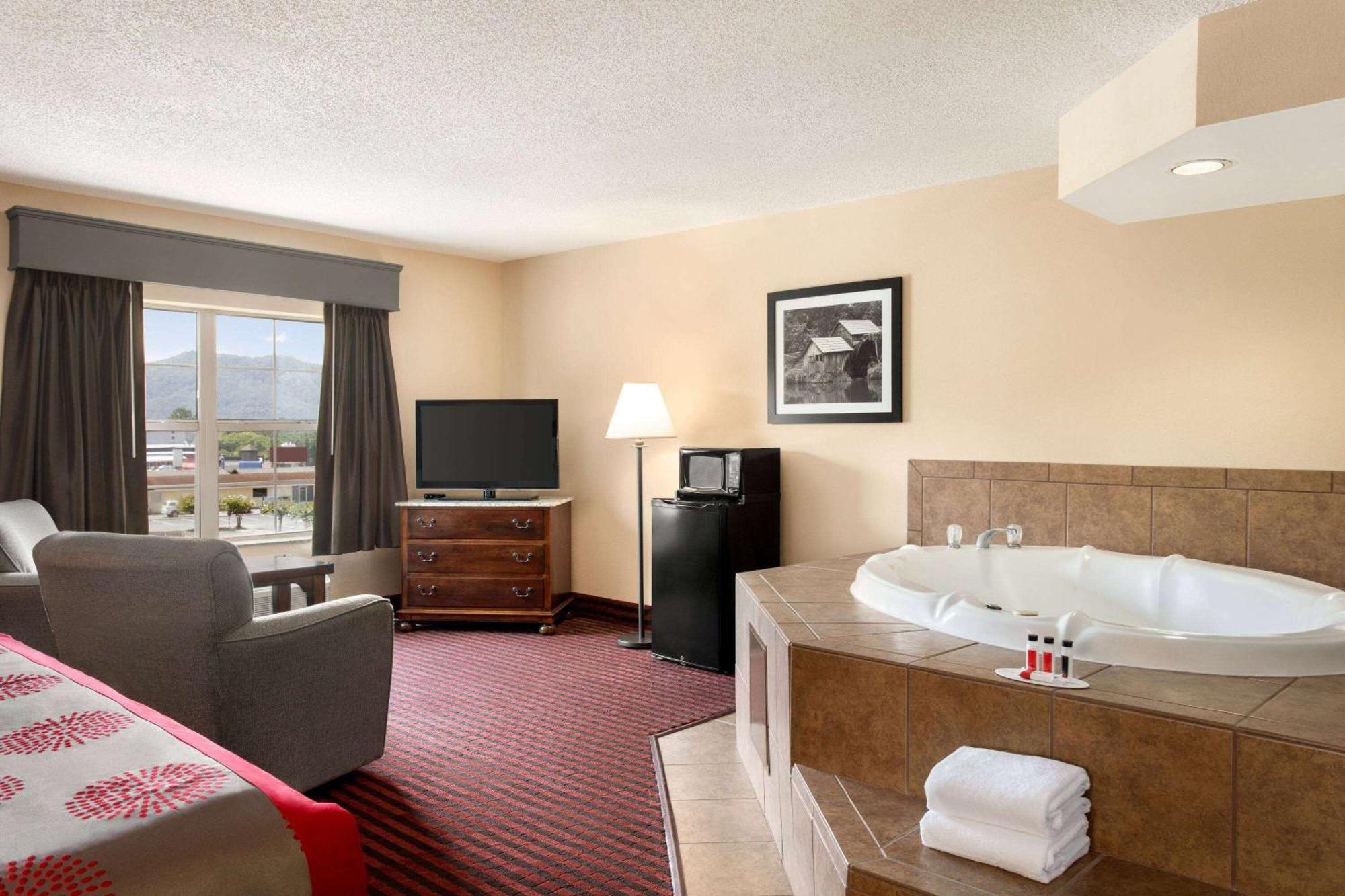 Ramada By Wyndham Pigeon Forge North Exterior foto